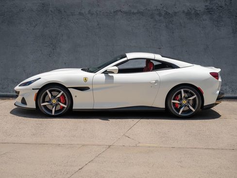 Used 2023 Ferrari Portofino M RWD image 3