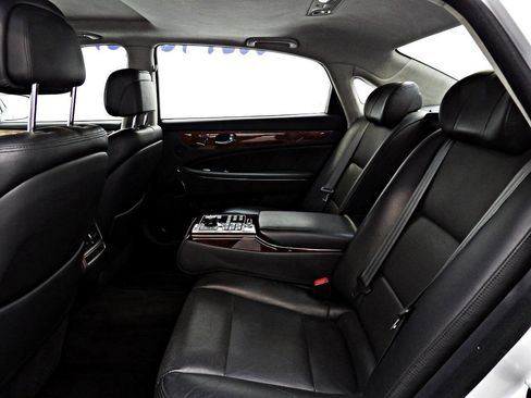 Used 2014 Hyundai Equus Signature image 10