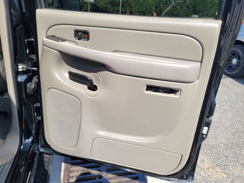 Used 2006 Chevrolet Avalanche Z66 w/ Sun And Sound Package RWD image 15
