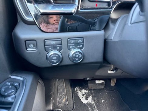 Used 2025 GMC Sierra 1500 SLT image 15