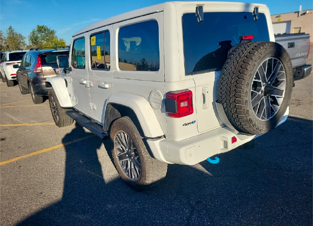 Used 2024 Jeep Wrangler High Altitude AWD/4WD image 10