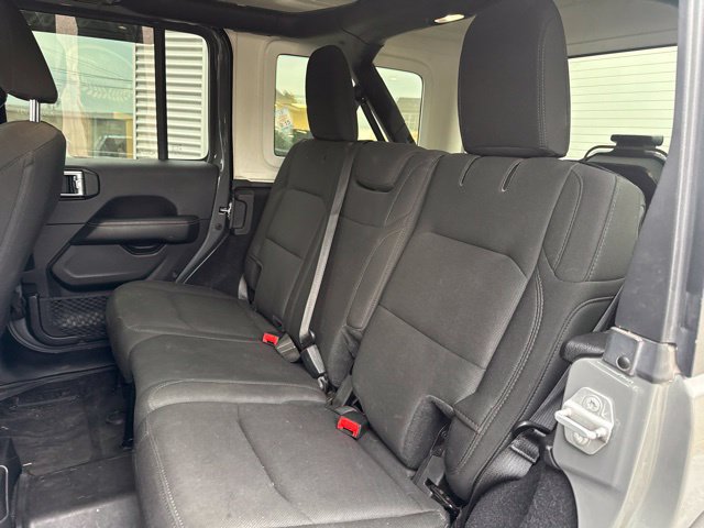 Used 2019 Jeep Wrangler Unlimited Sahara w/ Cold Weather Group AWD/4WD image 10