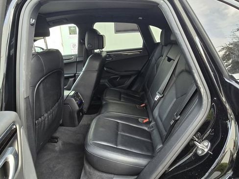 Used 2020 Porsche Macan Base image 14