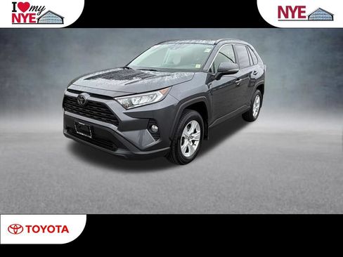 Used 2020 Toyota RAV4 XLE w/ Convenience Package AWD/4WD image 1