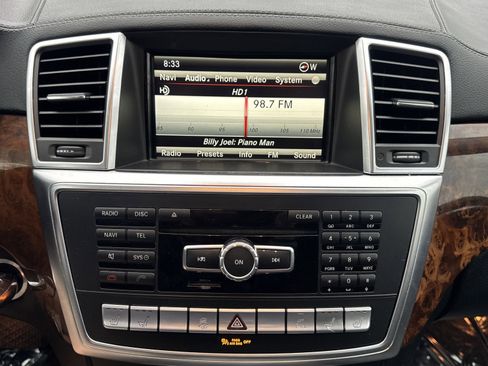 Used 2015 Mercedes-Benz GL 550 4MATIC image 54