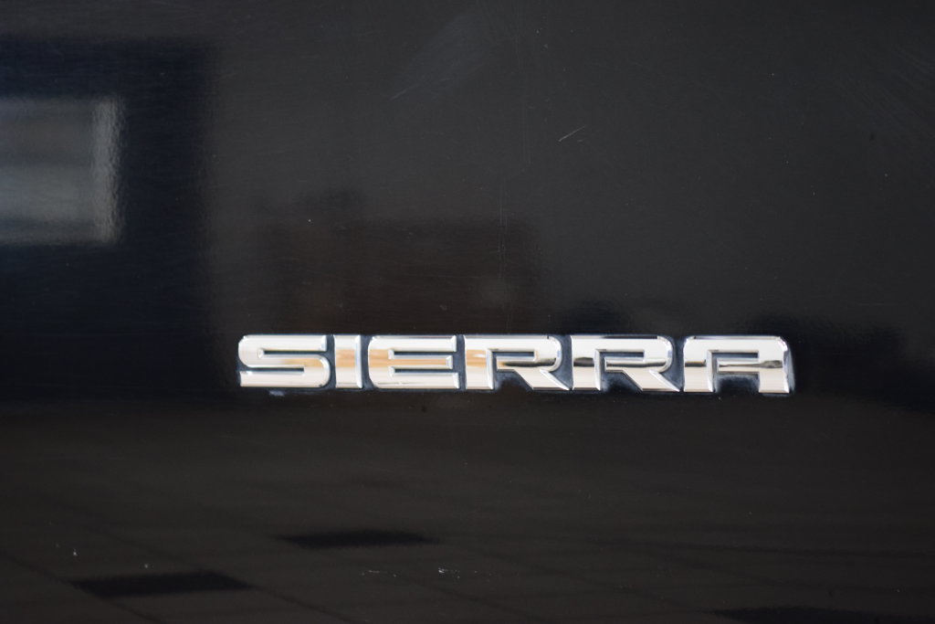 Used 2012 GMC Sierra 1500 SLT w/ SLT Convenience Package AWD/4WD image 16