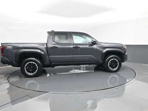 Used 2024 Toyota Tacoma TRD Off-Road image 4