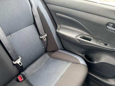 Used 2025 Nissan Versa SV FWD image 35