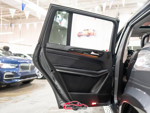 Used 2018 Mercedes-Benz GLS 550 4MATIC w/ Driver Assistance Package image 47