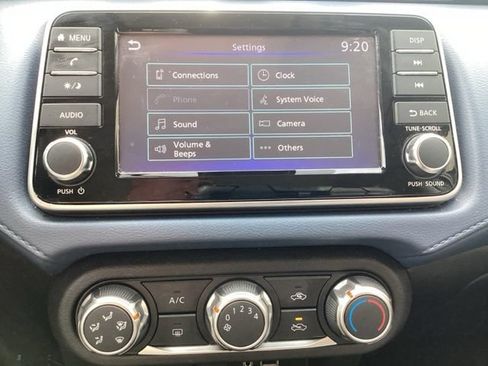 Used 2025 Nissan Versa SV FWD image 16