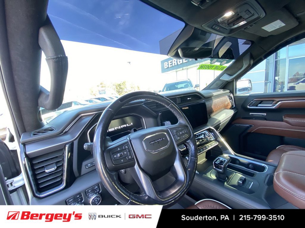 Used 2024 GMC Sierra 1500 Denali Ultimate AWD/4WD image 11