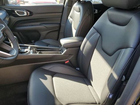 New 2026 Jeep Compass Latitude image 10