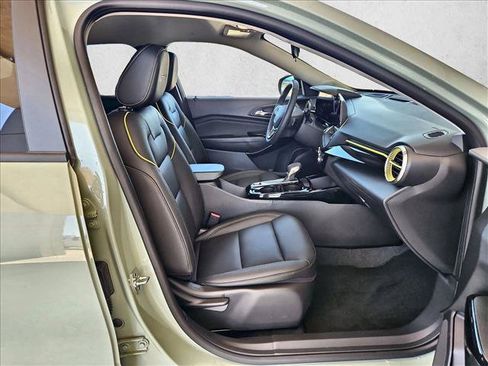 Used 2025 Chevrolet Trax ACTIV FWD image 20