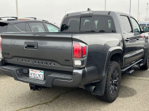 Used 2022 Toyota Tacoma Limited image 2