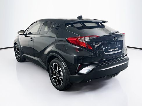 Used 2021 Toyota C-HR XLE FWD image 5