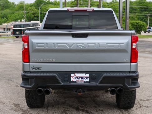 Used 2024 Chevrolet Silverado 1500 LT Trail Boss w/ Convenience Package II AWD/4WD image 4