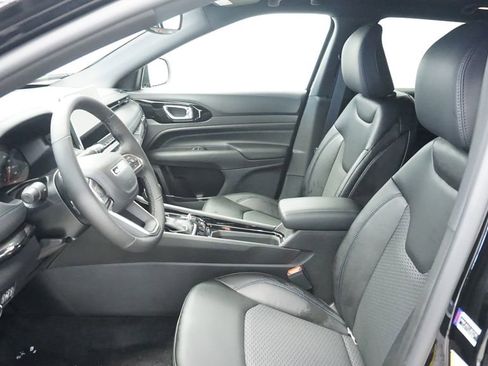 New 2026 Jeep Compass Latitude AWD/4WD image 30