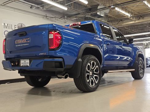Used 2023 GMC Canyon AT4 w/ AT4 Premium Package AWD/4WD image 8