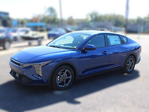 New 2025 Kia K4 LXS image 14