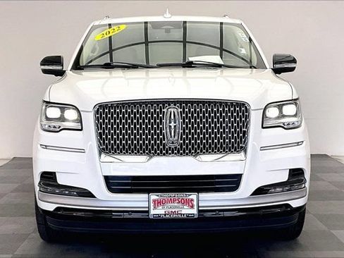 Used 2022 Lincoln Navigator Reserve AWD/4WD image 2