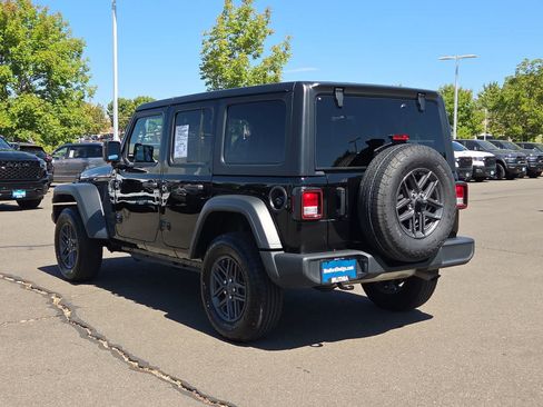 Used 2025 Jeep Wrangler Unlimited Sport AWD/4WD image 12
