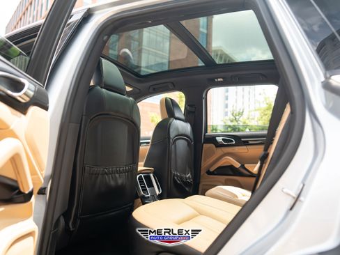 Used 2017 Porsche Cayenne S Platinum w/ Premium Package Plus (Pjy) image 21