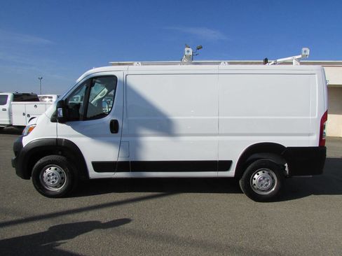 Used 2023 RAM ProMaster 2500 w/ Driver Convenience Group image 11