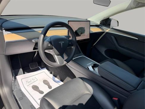 Used 2023 Tesla Model Y Long Range AWD/4WD image 18