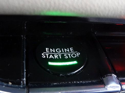 Certified 2021 Lincoln Nautilus Reserve image 34