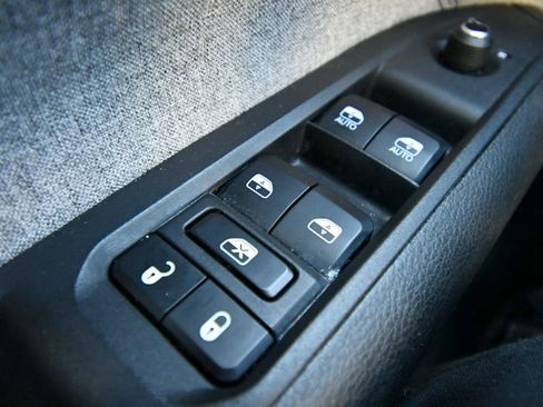 Used 2024 Jeep Compass Latitude AWD/4WD image 18