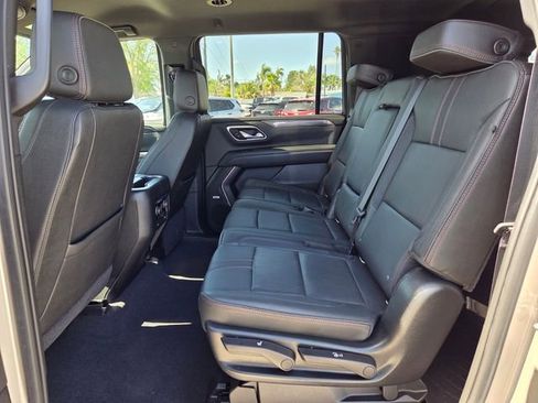 Certified 2021 Chevrolet Suburban RST RWD image 15