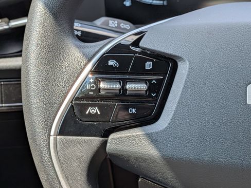 Used 2025 Kia Niro LX FWD image 18