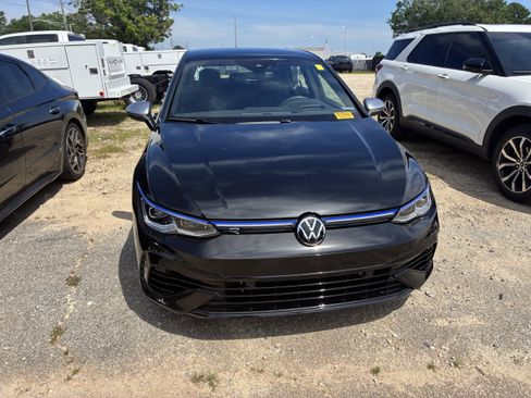 Used 2024 Volkswagen Golf R AWD/4WD image 2