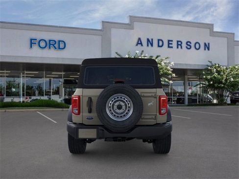 New 2025 Ford Bronco 4-Door image 5