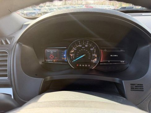 Used 2018 Ford Explorer XLT w/ Equipment Group 202A image 28