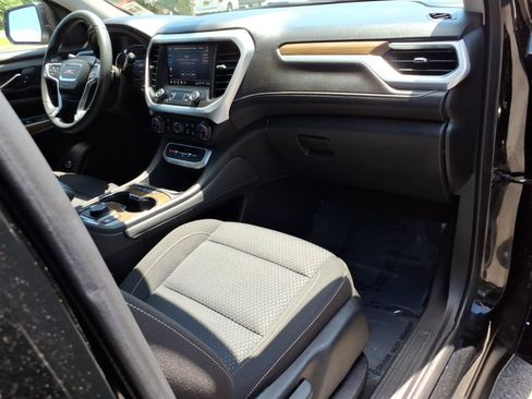 Certified 2023 GMC Acadia SLE w/ Driver Convenience Package AWD/4WD image 9