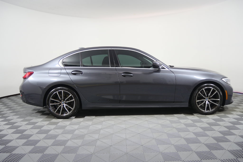 Used 2021 BMW 330i Sedan w/ Convenience Package RWD image 3