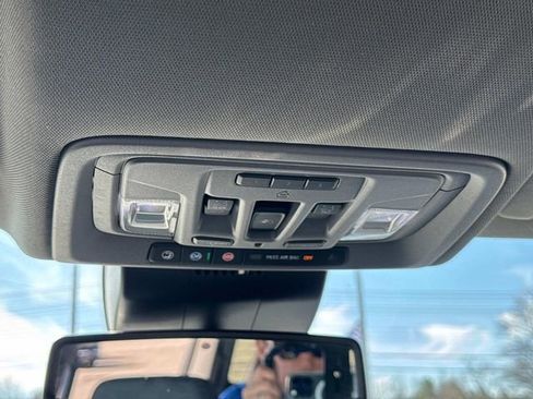 Used 2022 Chevrolet Silverado 1500 LTZ image 19