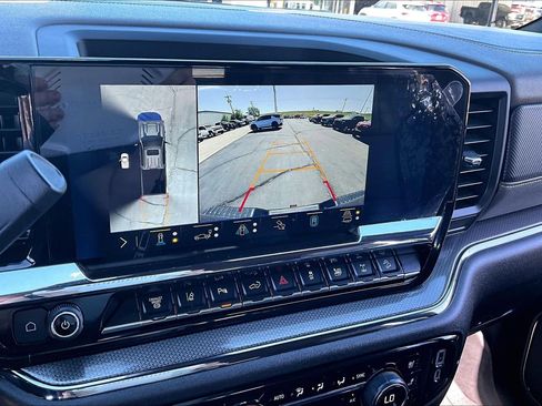 Used 2024 Chevrolet Silverado 2500 ZR2 w/ Technology Package AWD/4WD image 22