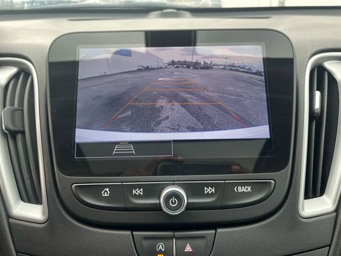 Used 2022 Chevrolet Malibu LT w/ Leather Package image 16