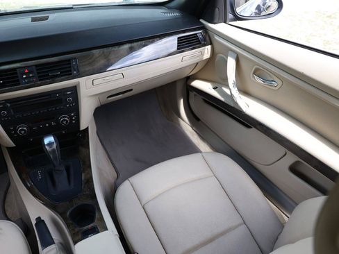 Used 2009 BMW 328i Convertible RWD image 22
