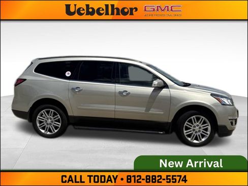 Used 2015 Chevrolet Traverse LT w/ Style and Technology Package FWD image 3