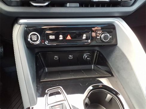 Used 2025 Audi Q5 Premium w/ Convenience Package image 16