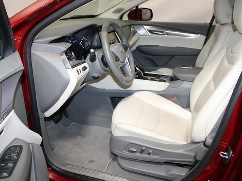 Certified 2023 Cadillac XT5 Premium Luxury w/ Technology Package image 7