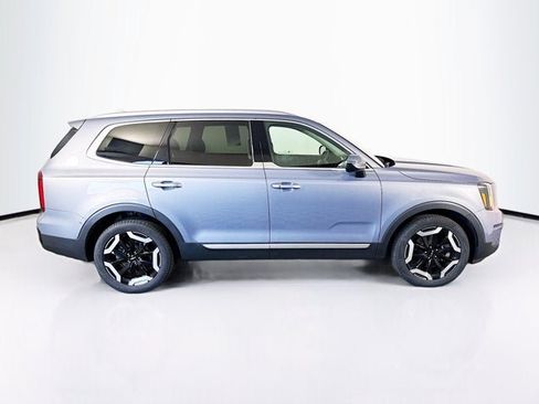 Certified 2024 Kia Telluride S w/ S Sunroof Package AWD/4WD image 4