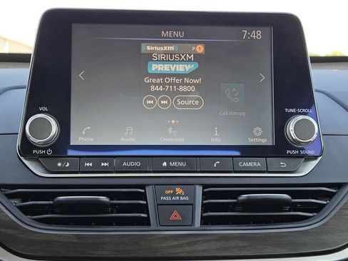 Used 2025 Nissan Altima 2.5 SV FWD image 24