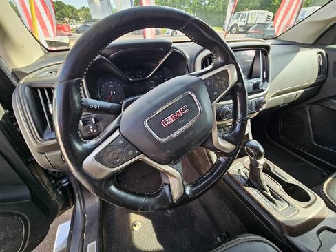 Used 2022 GMC Canyon Denali AWD/4WD image 2