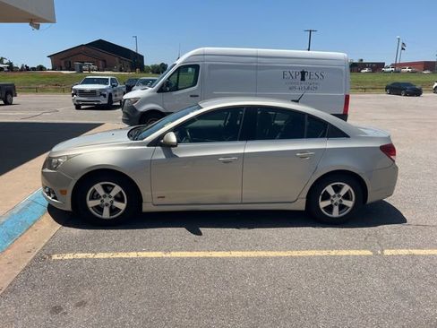 Used 2013 Chevrolet Cruze LT w/ RS Package FWD image 4