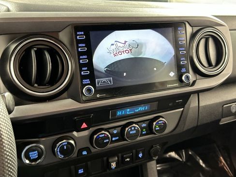 Used 2023 Toyota Tacoma TRD Off-Road image 17