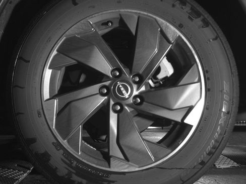 Used 2025 Nissan Rogue SV image 14